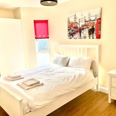 Holiday Flat In Central Slough Near To London Heathrow And Windsor With Free Car Park 外观 照片