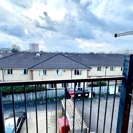 Holiday Flat In Central Slough Near To London Heathrow And Windsor With Free Car Park 外观 照片
